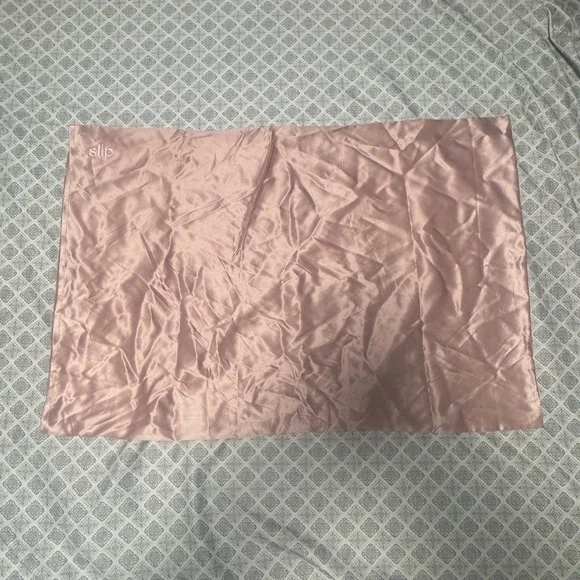 Slip Silk Queen Pillowcase in Pink - Picture 6 of 6